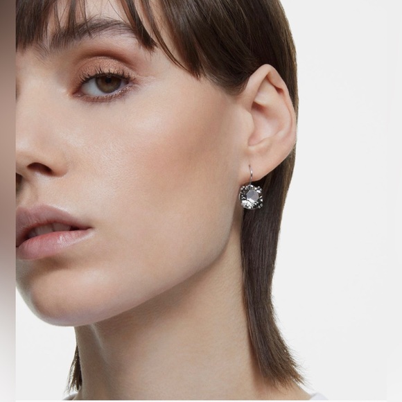 New SWAROVKI Millenia Round Crystal Drop earrings - Charcoal - Picture 3 of 3